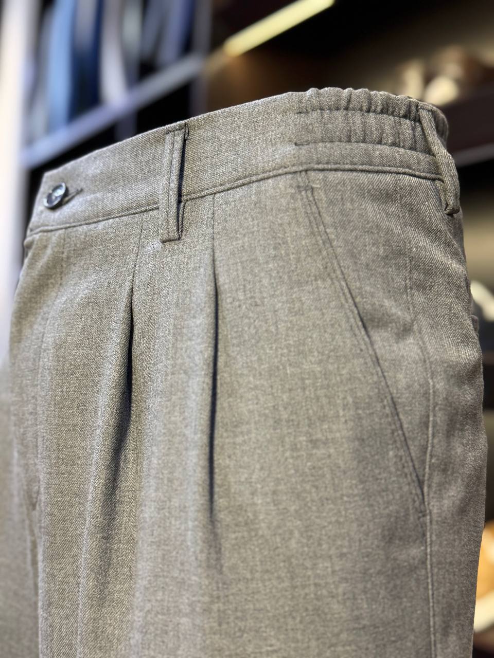 Брюки с защипами regular fit743